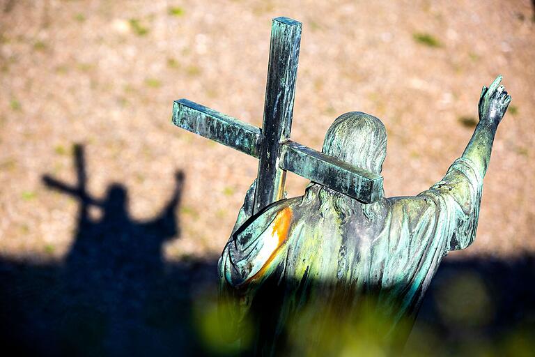 Er war Deutschlands bekanntester Kirchenkritiker und der berühmteste Sohn der Stadt Haßfurt