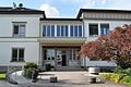 Ein Krankenhaus ohne Betten ist kein Krankenhaus: Ab 1. Juli bietet der Standort Hofheim der Haßberg-Kliniken keine medizinische stationäre Versorgung mehr. Dafür soll die fachärztliche Schiene mit Chirurgie und Gynäkologie in Form von MVZ-Filialen gestärkt werden &ndash; neben der bestehenden internistischen Praxis von Sabine Leucht.