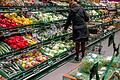 Supermarkt       -  Obst ist im vergangenen Jahr etwas teuer geworden, Gemüse dafür günstiger. (Archivbild)