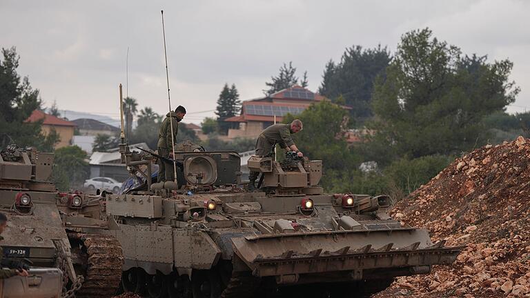Nahostkonflikt - Israel       -  Israels Armee ist nach eigenen Angaben weiterhin im Süden des Nachbarlandes im Einsatz.