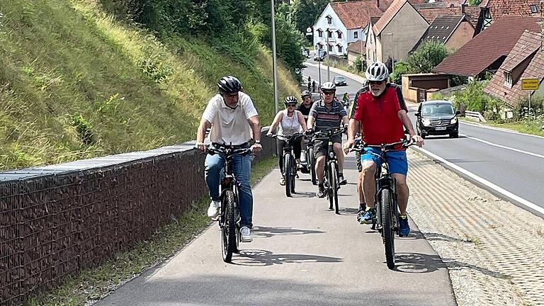 Der Geh- und Radweg Aura       -  Der Geh- und Radweg Wittershausen - Aura ist fertig.