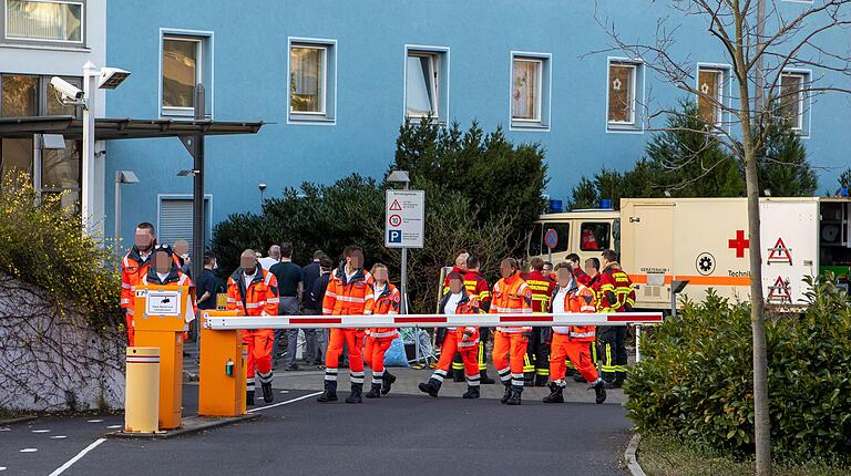 Großeinsatz Ende März: Die 44 Bewohner, die zu dem Zeitpunkt positiv auf das Coronavirus getestet worden waren, wurden von den gesunden Bewohnern getrennt. Großeinsatz Ende März: Die 44 Bewohner, die zu dem Zeitpunkt positiv auf das Coronavirus getestet worden waren, wurden von den gesunden Bewohnern getrennt.