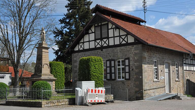Im Brauhaus Rügheim wird während der Gartenbörse erstmals das Rügheimer Eigenbräu serviert. Im Brauhaus Rügheim wird während der Gartenbörse erstmals das Rügheimer Eigenbräu serviert.
