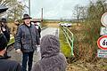 Bürgermeister Helmut Dietz an der Brücke 'Schenkenau', die neu gebaut werden soll. Hierfür steht die Summe von einer Million im Raum.