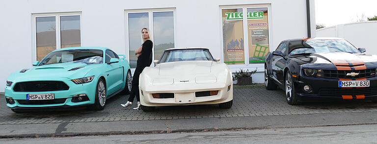 Lässig, rassig und elegant laden die drei Sportwagen von 'Performance Cars' am Arnsteiner 'Alten Schwimmbad' zur Spritztour ein. Die Chefin Valeria Tarascan vermietet seit September diese Traumwagen.