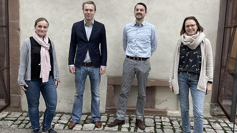 Neuer BüBe-Vorstand stellt sich vor. Im Bild (von links) Anna Schwack, Christian Kretzschmann, Dr. Christian Schmitt, Annette Goltz Neuer BüBe-Vorstand stellt sich vor. Im Bild (von links) Anna Schwack, Christian Kretzschmann, Dr. Christian Schmitt, Annette Goltz