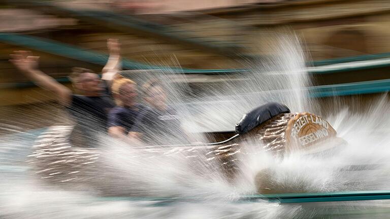Der Klassiker: die Wildwasserbahn Piratenfluss. Der Klassiker: die Wildwasserbahn Piratenfluss.