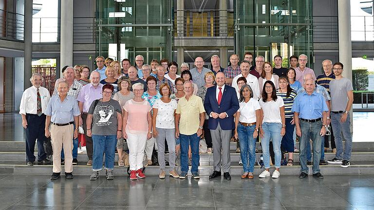 Zu Besuch in der Hauptstadt: Bernd Rützel, MdB, trifft Gäste aus Unterfranken.