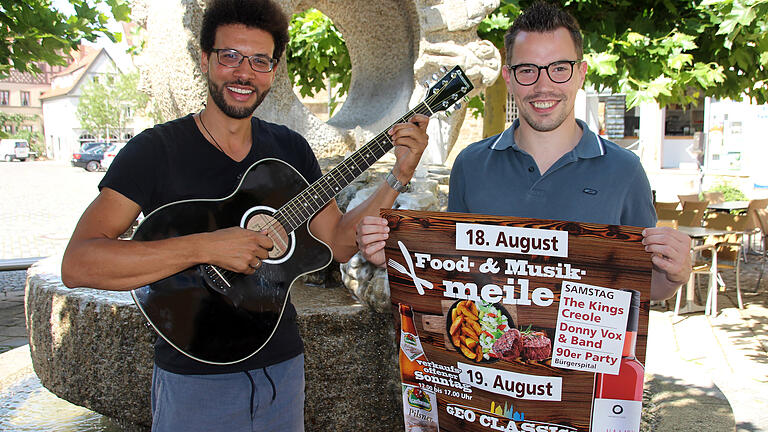 Wo die Musik in der Stadt spielt, wie etwa beim Stadtfest, da ist Soziale Stadt-Manager Daniel Hausmann (rechts) immer mit von der Partie. Er beackert ein weites Aufgabenfeld. Wo die Musik in der Stadt spielt, wie etwa beim Stadtfest, da ist Soziale Stadt-Manager Daniel Hausmann (rechts) immer mit von der Partie. Er beackert ein weites Aufgabenfeld.