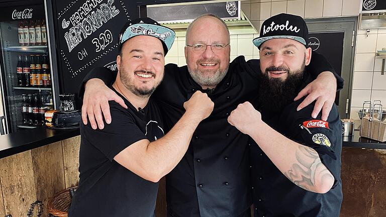 Der Sternekoch Christian Lohse besuchte das Marktheidenfelder Burger-Restaurant 'Hotvolee'. Der Sternekoch Christian Lohse besuchte das Marktheidenfelder Burger-Restaurant 'Hotvolee'.