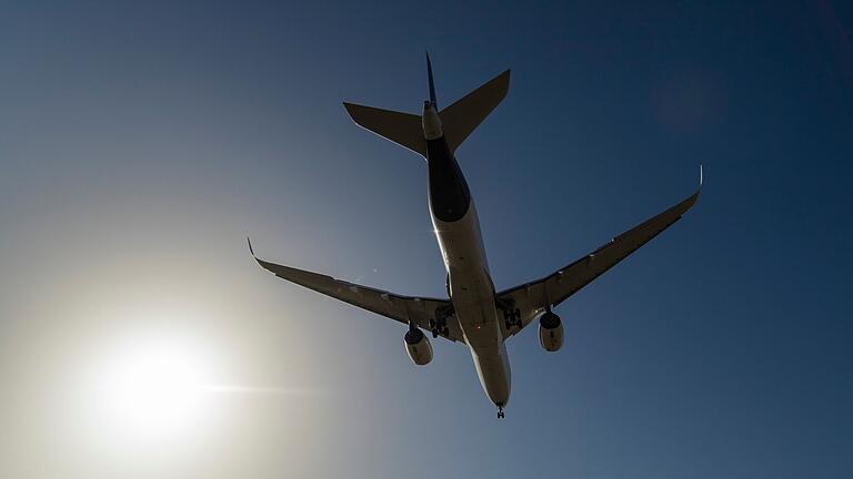 Luftverkehr.jpeg - Wegen der Militärübung 'Air Defender' kommt es im Juni zu Verzögerungen im Flugverkehr. Luftverkehr.jpeg - Wegen der Militärübung 'Air Defender' kommt es im Juni zu Verzögerungen im Flugverkehr.
