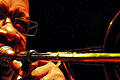 Denkmal des Funk: Fred Wesley in Schweinfurt       -  (maw)   Er gehört zu den großen Stars des Soul and Funk: Fred Wesley. Ob Ray Charles, The Jackson Five, James Brown, Prince oder Usher, Wesley hat sie alle begleitet. Mit &bdquo;Universal Funk-Live from the Blue Note Club&ldquo; gastieren Fred Wesley & The New JBs mit ihrem einzigen Konzert in Nordbayern am Freitag, 3. Mai, 21 Uhr, im Stattbahnhof Schweinfurt. Fred Wesley zählt zu den Erfindern der modernen Funkmusik. Er wurde am 4. Juli 1943 in Columbus, Georgia, geboren. Seine Karriere begann er als Posaunist bei Count Basie sowie mit Ike und Tina Turner. In den 70er-Jahren war er Musikdirektor, Arrangeur, Solist und Hauptkomponist für James Brown. Vorverkauf beim Schweinfurter Tagblatt,  (09 31) 60 01 60 00, und unter www.sw-concerts.de