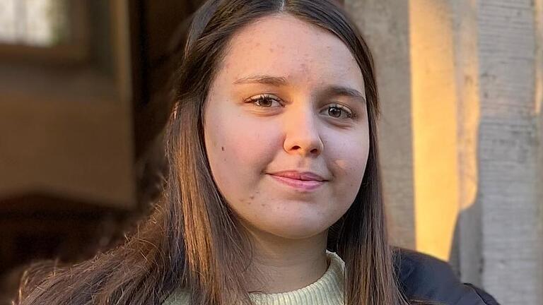 Christina Sadova geht in eine Brückenklasse an der Anton-Kliegl-Mittelschule. - Christina Sadova geht in eine Brückenklasse an der Anton-Kliegl-Mittelschule. Christina Sadova geht in eine Brückenklasse an der Anton-Kliegl-Mittelschule. - Christina Sadova geht in eine Brückenklasse an der Anton-Kliegl-Mittelschule.