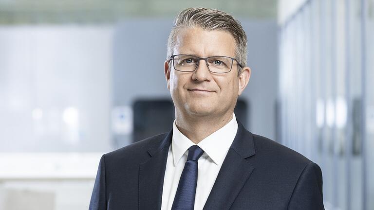 Ein Österreicher aus Schwaben: Uwe Knotzer wird neuer geschäftsführender Gesellschafter des Knauf-Konzerns. Ein Österreicher aus Schwaben: Uwe Knotzer wird neuer geschäftsführender Gesellschafter des Knauf-Konzerns.