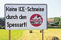 Die Proteste dauern schon lange: In Sinntal sprach sich dieses Transparent bereits 2001 gegen die Mottgers-Spange aus.ARCHIVFOTO: GABEL
