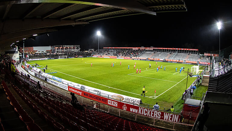 Wie lange gibt es noch Drittligafußball am Würzburger Dallenberg? Durch den Rückzug von Türkgücü München haben sich die Chancen der Unterfranken auf den Klassenerhalt verschlechtert.