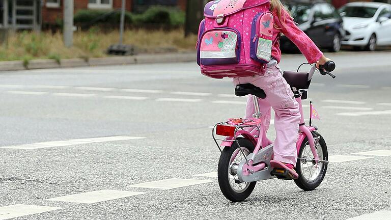 Nach Beobachtungen der Polizei in Main-Spessart können immer mehr Kinder in der vierten Klasse noch nicht sicher mit dem Rad fahren.