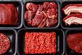 Fleisch schmeckt gut, ist aber schlecht fürs Klima: Gerade bei der Produktion von Rindfleisch entstehen reichlich Treibhausgase.&nbsp;