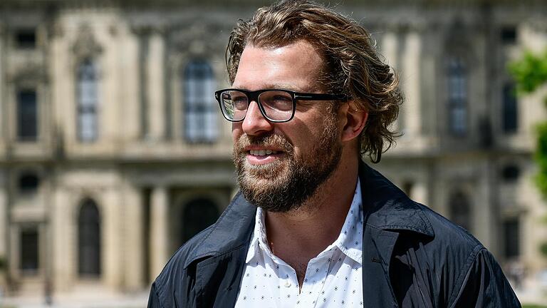 Diskutierte als Zuhörer mit beim 'Quartett der Kritiker': Julian Prégardien, Artiste étoile des Würzburger Mozartfests.