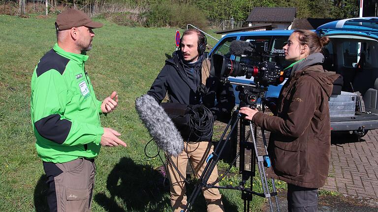 Gefragter Interviewpartner: Gebietsbetreuer Torsten Kirchner ist einer der Protagonisten im Dokumentarfilm 'Mission Birkhuhn - Die Rettung der tanzenden Vögel', die am 10. September auf Arte ausgestrahlt wird.&nbsp;&nbsp;
