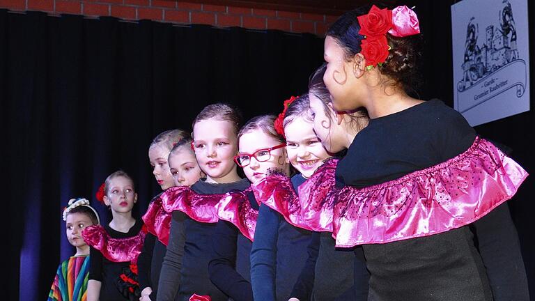 Showtanzgruppe kamen die „Die Bambinis“
