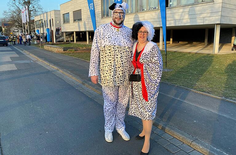 Tina und Dirk Schuster als Cruella de Vil und Dalmatiner. Tina und Dirk Schuster als Cruella de Vil und Dalmatiner. 