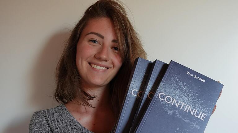Der erste Roman 'Continue' von Vera Schaub aus Kreuzwertheim wurde im Vajona Verlag veröffentlicht. Der erste Roman 'Continue' von Vera Schaub aus Kreuzwertheim wurde im Vajona Verlag veröffentlicht.