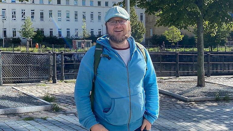 Georg Adelmann ist Psychologe und Psychotherapeut in fortgeschrittener Ausbildung. Auch für ihn seien die Dimensionen der Klimakrise emotional stark herausfordernd. Georg Adelmann ist Psychologe und Psychotherapeut in fortgeschrittener Ausbildung. Auch für ihn seien die Dimensionen der Klimakrise emotional stark herausfordernd.