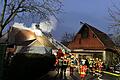 In Stadtschwarzach brannte am Montag eine Scheune: Ein zweites Drehleiterfahrzeug bekämpfte das Feuer von der rückwärtigen Seite her.
