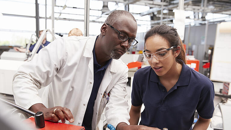 Ausbildung       -  Das unterfränkische Karriereportal jobs.mainpost.de bietet eine Übersicht über viele Ausbildungen der Region Unter- und Oberfranken.