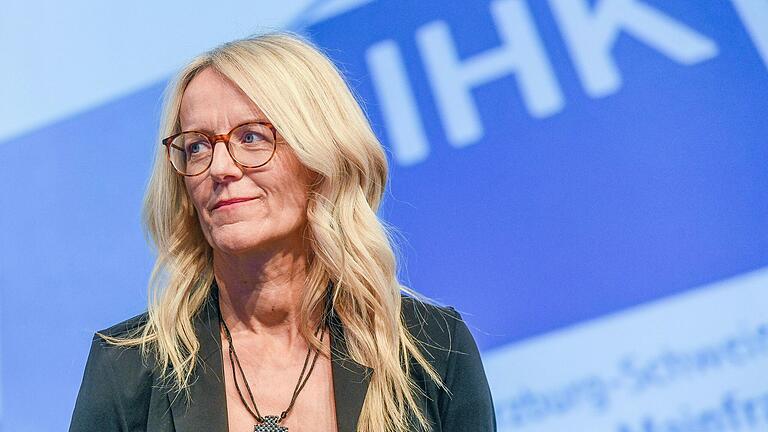'Ein konjunktureller Aufschwung ist nicht in Sicht': IHK-Präsidentin Caroline Trips sieht die Lage der mainfränkischen Wirtschaft kritisch. 'Ein konjunktureller Aufschwung ist nicht in Sicht': IHK-Präsidentin Caroline Trips sieht die Lage der mainfränkischen Wirtschaft kritisch.