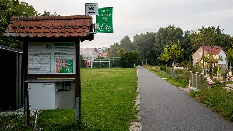 In Acholshausen gibt es eine Ladestation für E-Bikes.