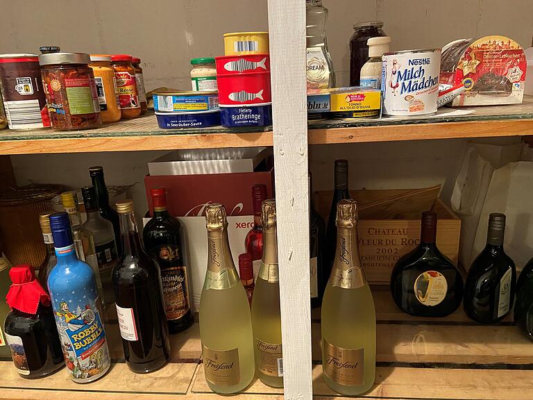 Die leergeräuberte Speisekammer nach den Feiertagen – nicht nur in Corona-Zeiten typisch. Die leergeräuberte Speisekammer nach den Feiertagen – nicht nur in Corona-Zeiten typisch.