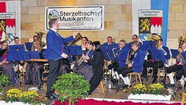 Der Musikverein 1964 Prappach feierte am Wochenende sein 50-jähriges Gründungsfest. Dabei gaben die Sterzelbacher Musikanten unter der Leitung von Benedikt Feustel auch ein Jubiläumskonzert. Der Musikverein 1964 Prappach feierte am Wochenende sein 50-jähriges Gründungsfest. Dabei gaben die Sterzelbacher Musikanten unter der Leitung von Benedikt Feustel auch ein Jubiläumskonzert.