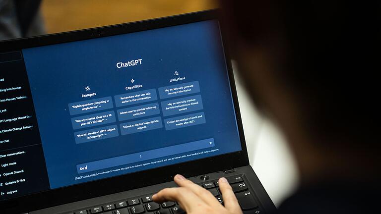 ChatGPT       -  Der KI-Chatbot ChatGPT von Entwickler OpenAI war teilweise gestört.