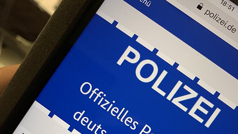 Polizei - Die Polizei ist für Medien in der Rechtsprechung eine der privilegierten Quellen. Das heißt grundsätzlich, dass ihren Mitteilungen vertraut werden kann. Aber Achtsamkeit ist trotzdem angesagt. Besonders wenn es um die Identifizierbarkeit von Verdächtigen geht. Polizei - Die Polizei ist für Medien in der Rechtsprechung eine der privilegierten Quellen. Das heißt grundsätzlich, dass ihren Mitteilungen vertraut werden kann. Aber Achtsamkeit ist trotzdem angesagt. Besonders wenn es um die Identifizierbarkeit von Verdächtigen geht.