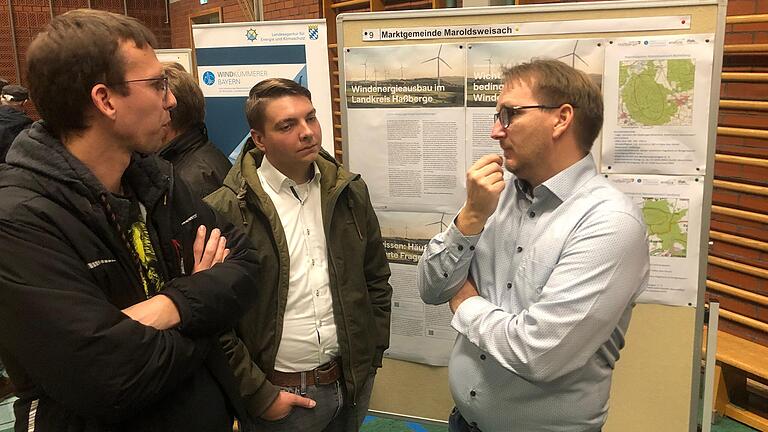 Auch der Maroldsweisacher Bürgermeister Wolfram Thein (SPD), rechts, nahm an der Infoveranstaltung in Pfarrweisach teil. Für sein Gemeindegebiet gibt es zwei Potentialgebiete.