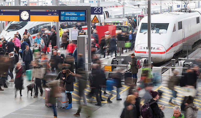 Wer in einem Risikogebiet auch nur den Zug wechselt, fällt in einigen Bundesländern schon unter die Quarantäne-Regeln.&nbsp;&nbsp;