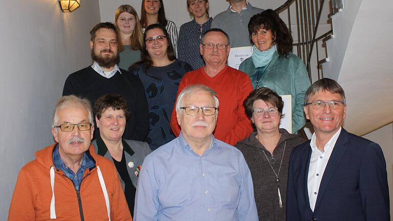 Sportlerehrung in Bergrheinfeld: Die erfolgreichen Schützen der BSG Bergrheinfeld mit Schützenmeisterin Anita Schneider und Bürgermeister Ulrich Werner (vorne rechts).