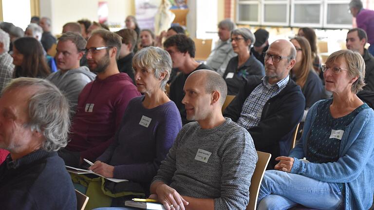 Rund 150 Besucher waren ins Von-Steinrück-Haus nach Poppenhausen gekommen.