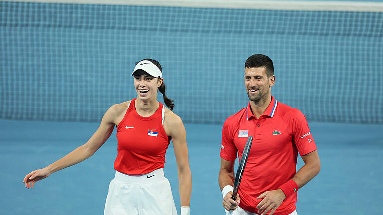 Tennis United Cup in Perth.jpeg       -  Auch seine Tennispartnerin Olga Danilovic verblüffte Novak Djokovic mit seinen Chinesisch-Kenntnissen.