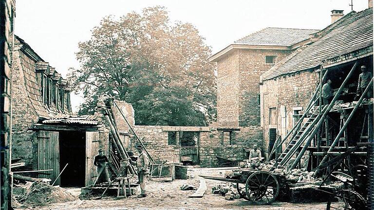 Die Kleinschroth-Brauerei wurde nach 1945 wieder aufgebaut. Wegen der enormen Schäden dauerten die Arbeiten bis 1950.