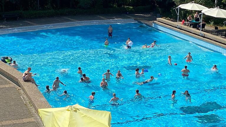 Das Wellenbad im Mellrichstädter Freibad ist vor allem für Kinder ein Höhepunkt beim Schwimmbadbesuch.