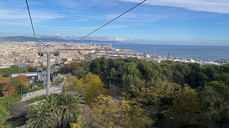 Die Telefèric de Montjuïc - die Seilbahn von Barcelona. Das Herschfelder Reisequartett nutzte sie als eine Art 'Probefahrt' für die angedachte Seilbahn in Bad Neustadt.&nbsp;