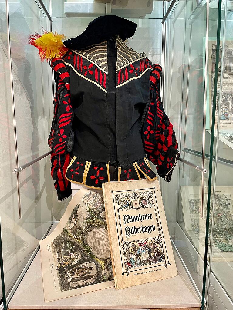 Die neue Ausstellung im Malerwinkelhaus zeigt mit viel Liebe zum Detail, wie Grimms Märchen im Münchener Bilderbogen dargestellt wurden. Die neue Ausstellung im Malerwinkelhaus zeigt mit viel Liebe zum Detail, wie Grimms Märchen im Münchener Bilderbogen dargestellt wurden.