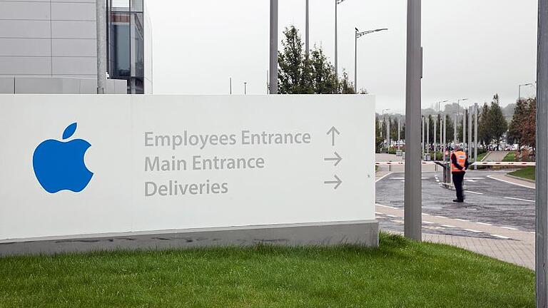 Apple - Cork in Ireland       -  Eingang zur EU-Zentrale von Apple in Cork, Irland. Im Streit um Steuervorteile für den US-Technologiekonzern Apple in Irland schalten die Wettbewerbshüter der EU den Europäischen Gerichtshof ein.