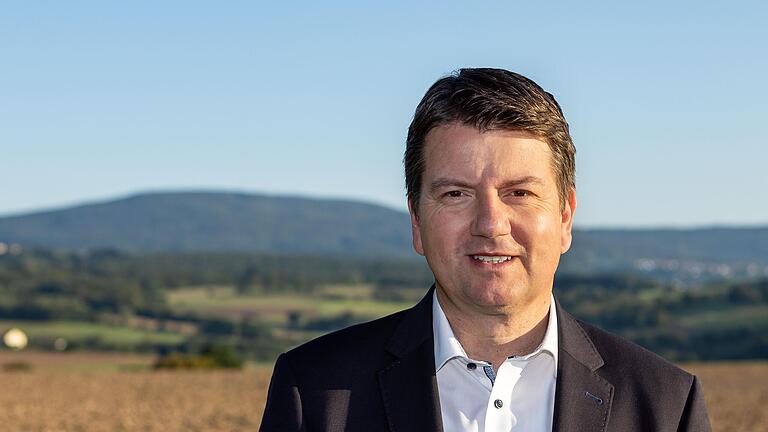 Staatssekretär im Innenministerium, Jäger und Premicher: Sandro Kirchner. - Staatssekretär im Innenministerium, Jäger und Premicher: Sandro Kirchner. Staatssekretär im Innenministerium, Jäger und Premicher: Sandro Kirchner. - Staatssekretär im Innenministerium, Jäger und Premicher: Sandro Kirchner.