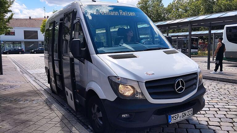 Die Rufbusse warten –wenn nötig – auch mal auf einen angemeldeten Fahrgast.