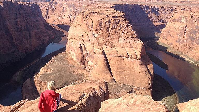 An der Biegung des Flusses: spektakulärer Ausblick am Horseshoe Bend.