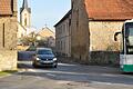 Knackpunkt beim geplanten Ausbau der Staatsstraße in Hergolshausen ist die Engstelle in der S-Kurve der Ortsdurchfahrt, weil ein Teilabriss bei den Anwesen doch nicht möglich ist.